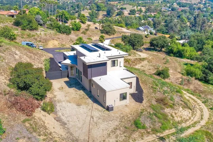 1886 Carriage Lane, Fallbrook, California 92028