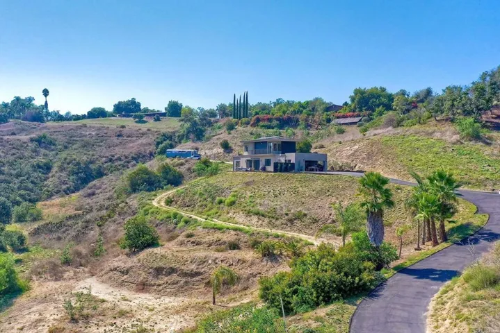 1886 Carriage Lane, Fallbrook, California 92028
