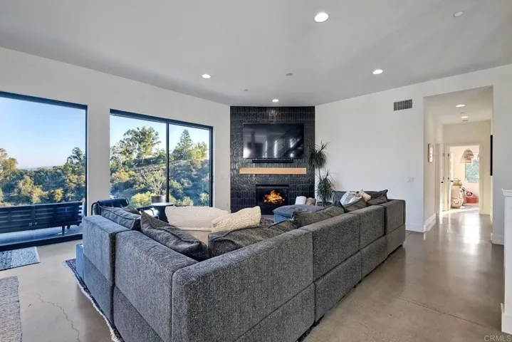 1886 Carriage Lane, Fallbrook, California 92028