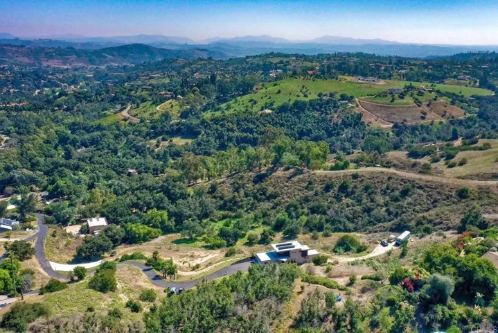 1886 Carriage Lane, Fallbrook, California 92028
