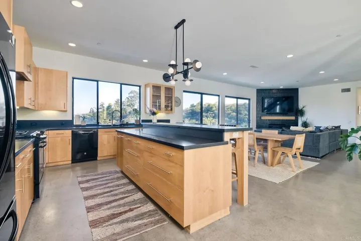1886 Carriage Lane, Fallbrook, California 92028