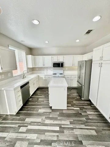 11904 Greenbluff Way, Yucaipa, California 92399