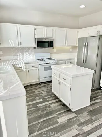 11904 Greenbluff Way, Yucaipa, California 92399