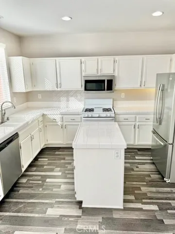 11904 Greenbluff Way, Yucaipa, California 92399
