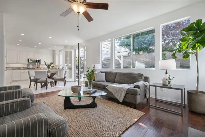 28945 Canyon Oak Place, Saugus, California 91390