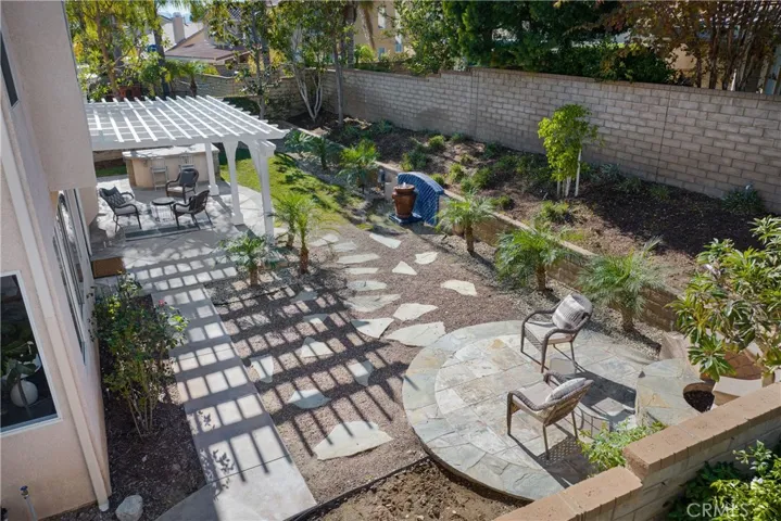 Back Patio, Built-In BBQ, Fountain