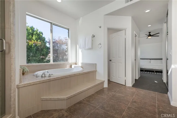 28945 Canyon Oak Place, Saugus, California 91390