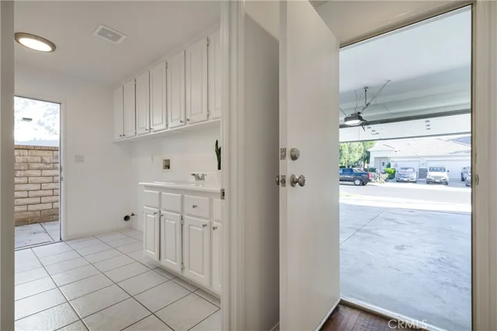 Laundry and Garage access