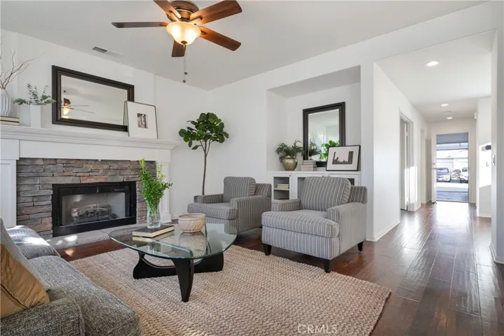 28945 Canyon Oak Place, Saugus, California 91390