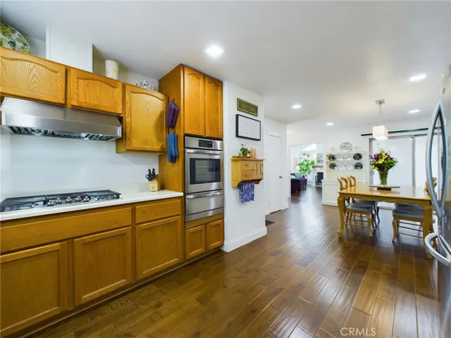 6661 Kiwi Circle, Cypress, California 90630