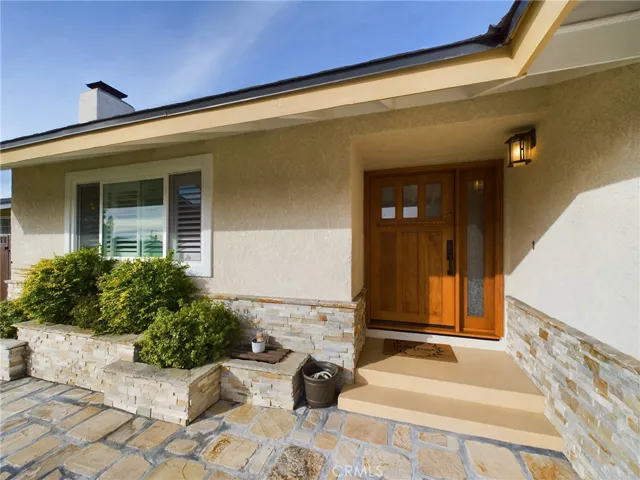 6661 Kiwi Circle, Cypress, California 90630