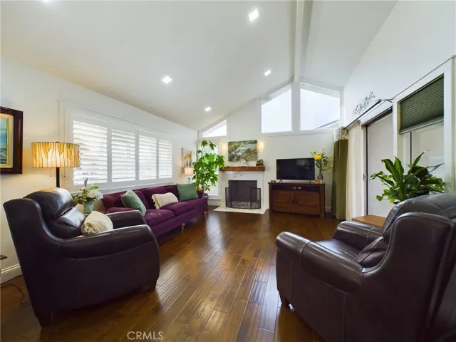 6661 Kiwi Circle, Cypress, California 90630