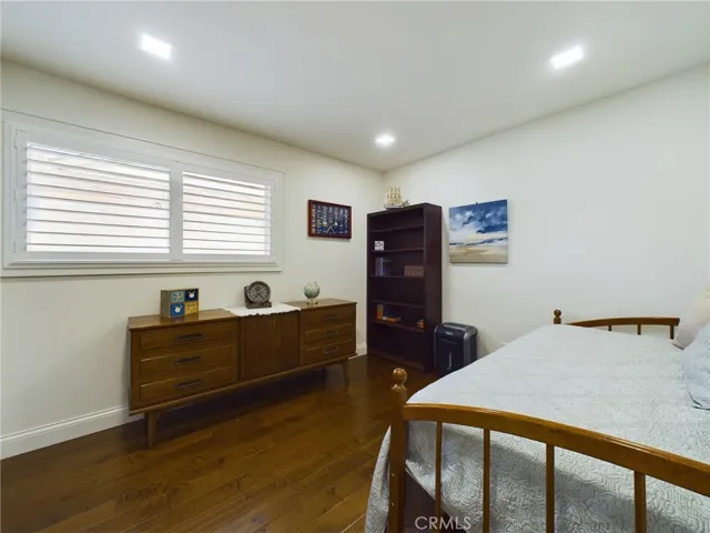 6661 Kiwi Circle, Cypress, California 90630