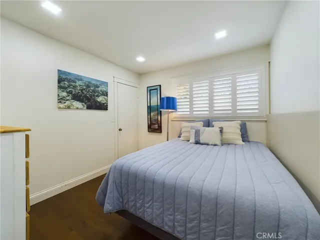 6661 Kiwi Circle, Cypress, California 90630