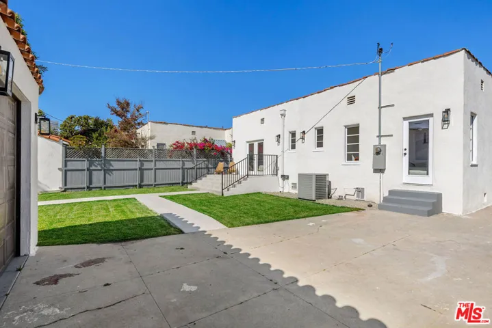 1071 S Point View Street, Los Angeles, California 90035