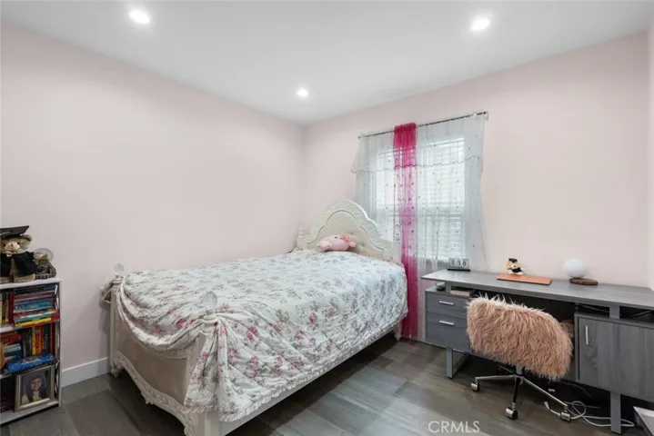 9421 Wentworth Street, Sunland, California 91040