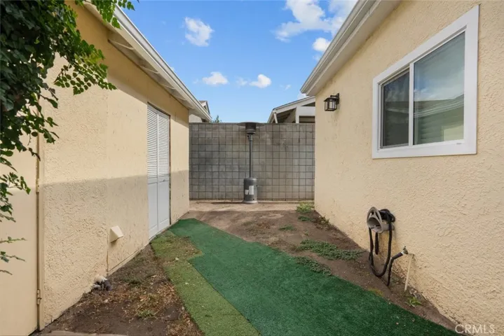 9421 Wentworth Street, Sunland, California 91040