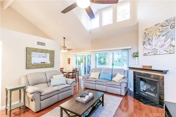 786 Wesleyan Bay Unit 24, Costa Mesa, California 92626