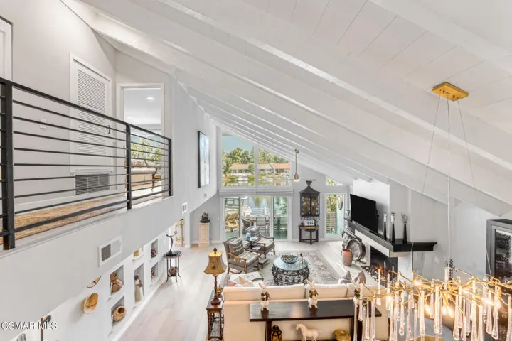 1426 Eastwind Cir, Westlake Village - Hs