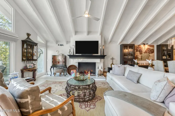 1426 Eastwind Cir, Westlake Village - Hs