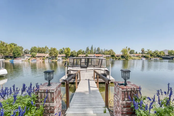1426 Eastwind Cir, Westlake Village - Hs