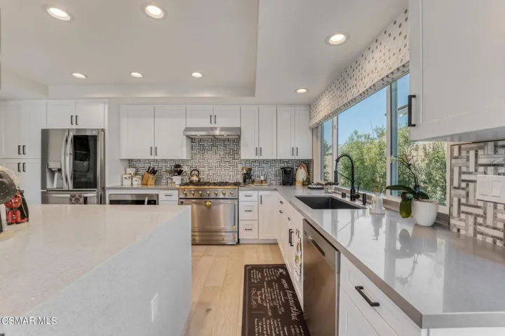 1426 Eastwind Cir, Westlake Village - Hs