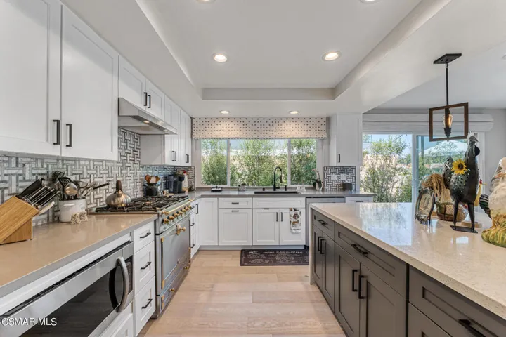 1426 Eastwind Cir, Westlake Village - Hs