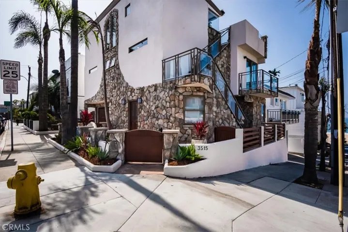 3515 Manhattan Avenue, Hermosa Beach, California 90254