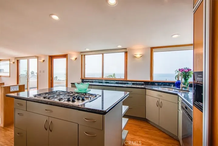 3515 Manhattan Avenue, Hermosa Beach, California 90254