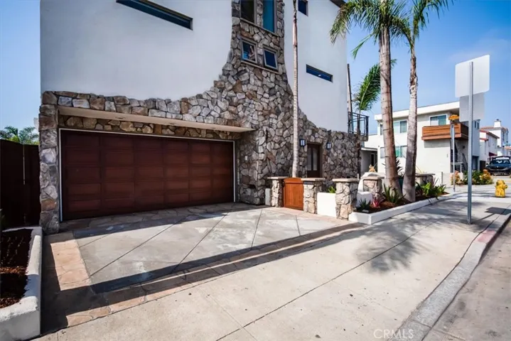 3515 Manhattan Avenue, Hermosa Beach, California 90254