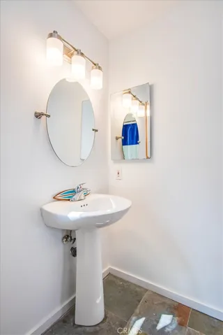 3515 Manhattan Avenue, Hermosa Beach, California 90254