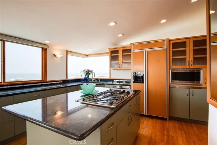 3515 Manhattan Avenue, Hermosa Beach, California 90254