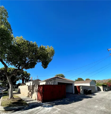 2600 N Buena Vista Street, Burbank, California 91504