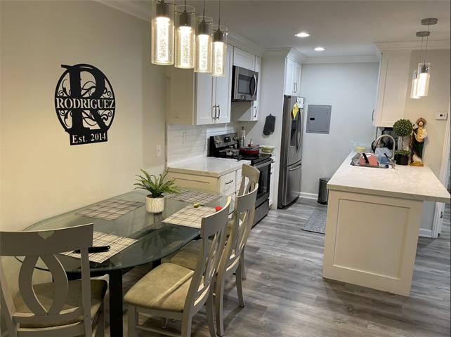 23515 Lyons Avenue Unit 168, Valencia, California 91355