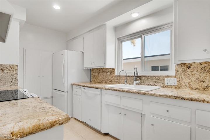 179 Mcknight Drive Unit 12, Laguna Beach, California 92651