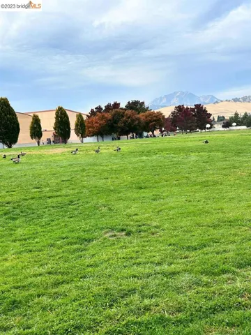 Middle school in walking distance