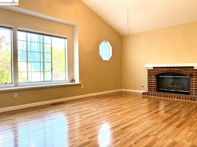 Upstair Bonus Room1