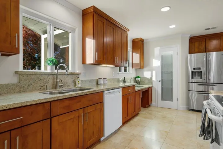 864 Orange Avenue, Sunnyvale, California 94087