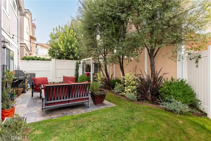 1814 Huntington Lane 1, Redondo Beach, California 90278