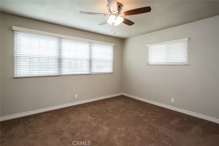 Second bedroom with en suite.