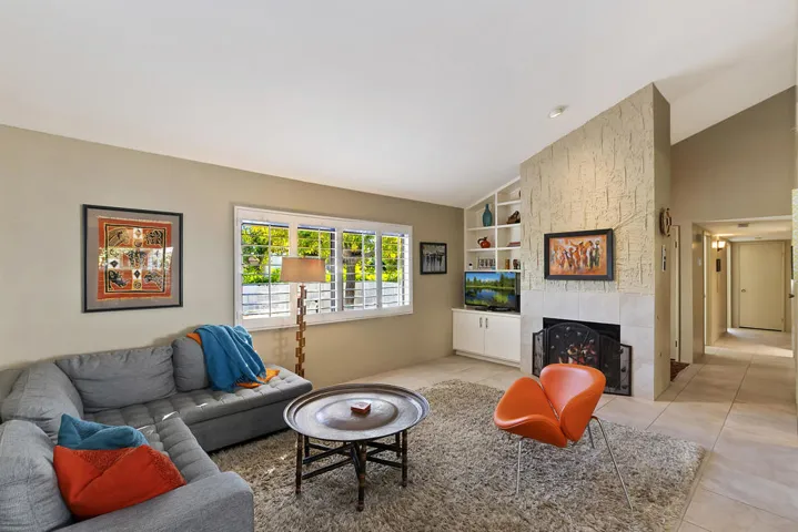 009_Living Room