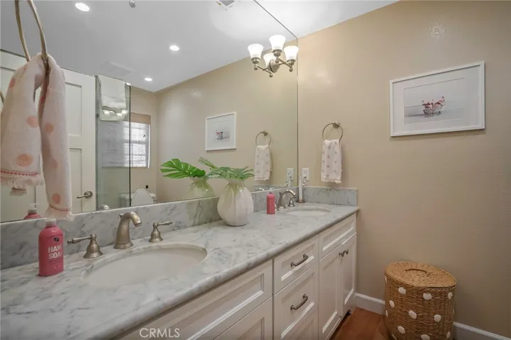Shared bathroom for Bedroom 2 & 3