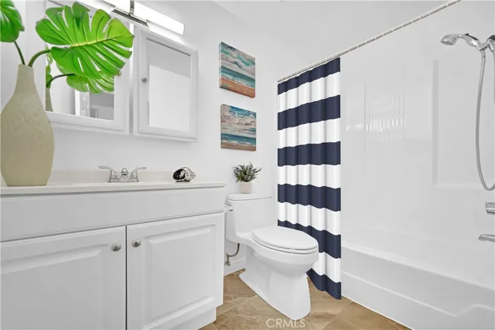 Guest/Hallway Bathroom