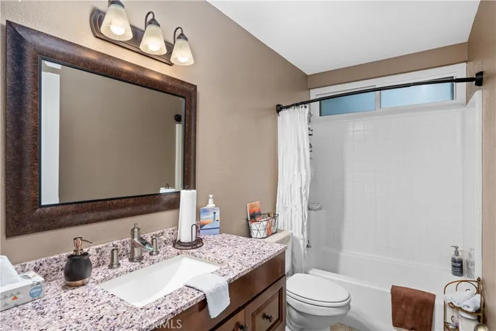 2nd MASTER SUITE BATHROOM