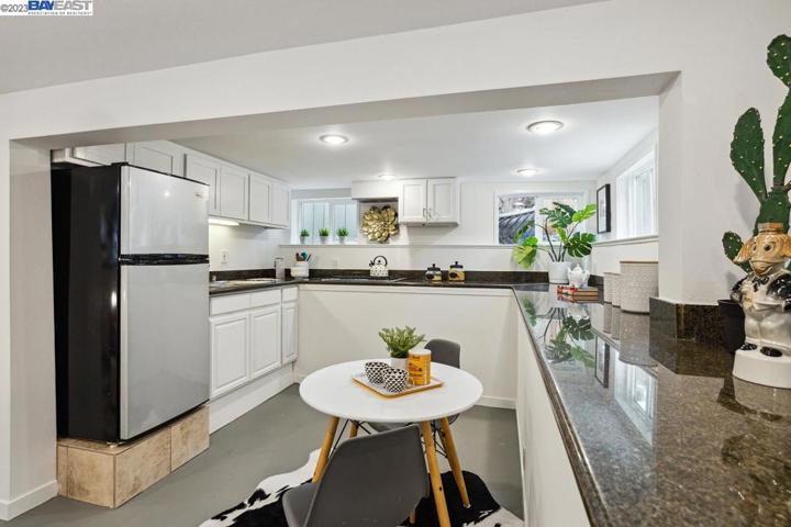 941 56th Street, Oakland, California 94608