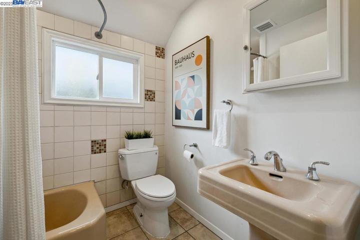 941 56th Street, Oakland, California 94608