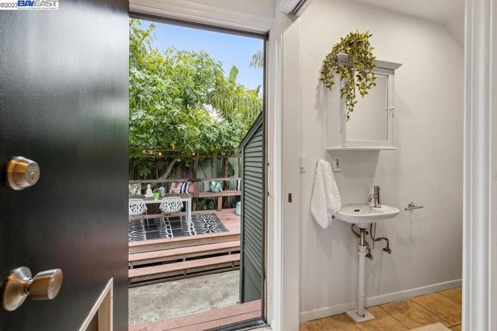 941 56th Street, Oakland, California 94608