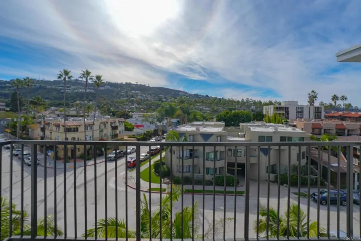 2130 Vallecitos 442, La Jolla, California 92037