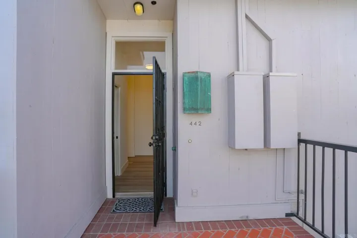 2130 Vallecitos 442, La Jolla, California 92037