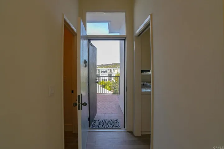 2130 Vallecitos 442, La Jolla, California 92037